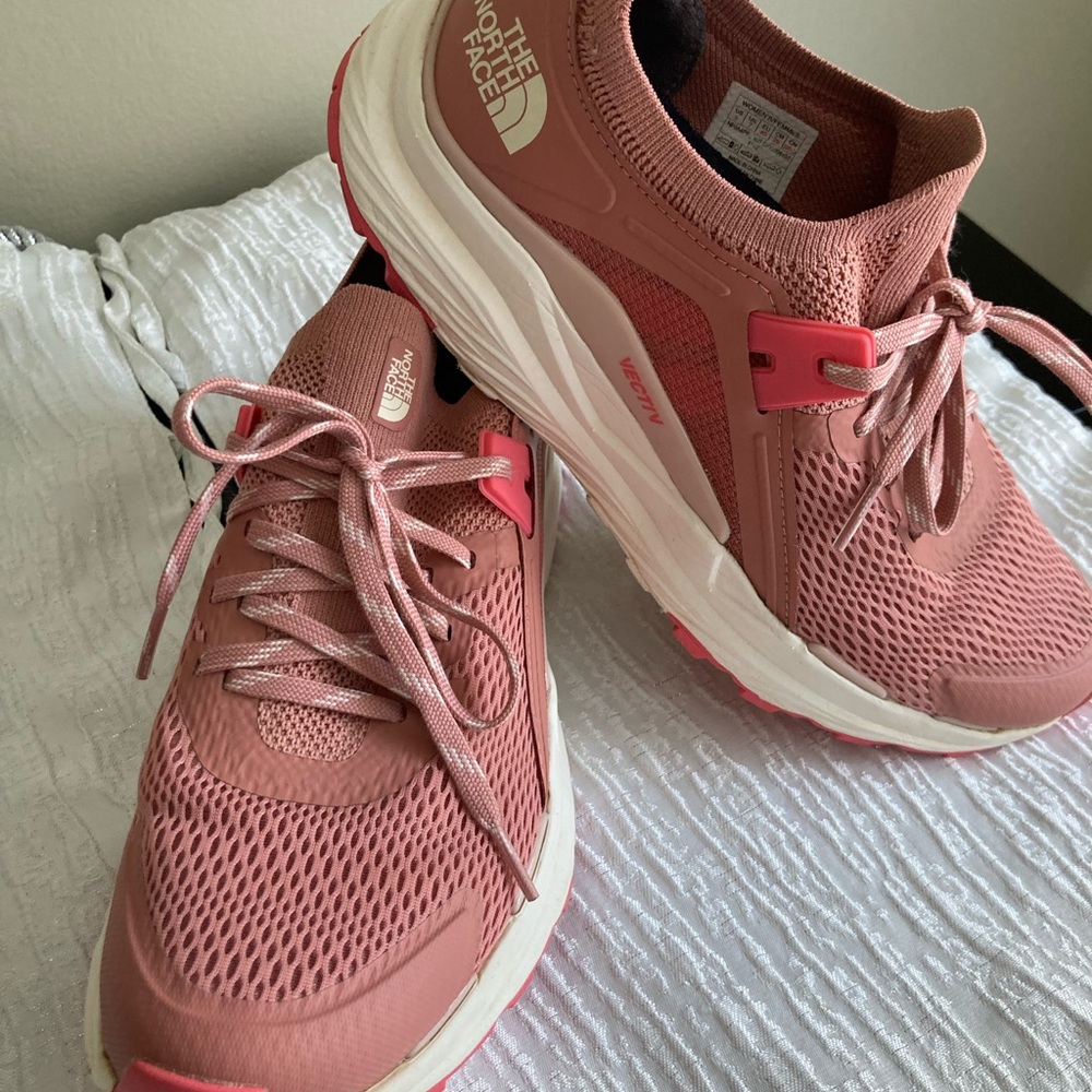 The North Face Vectiv Taraval Knit Sneakers Mujer Talla 9 US (40 EU) Rosa Coral - Picture 2 of 9